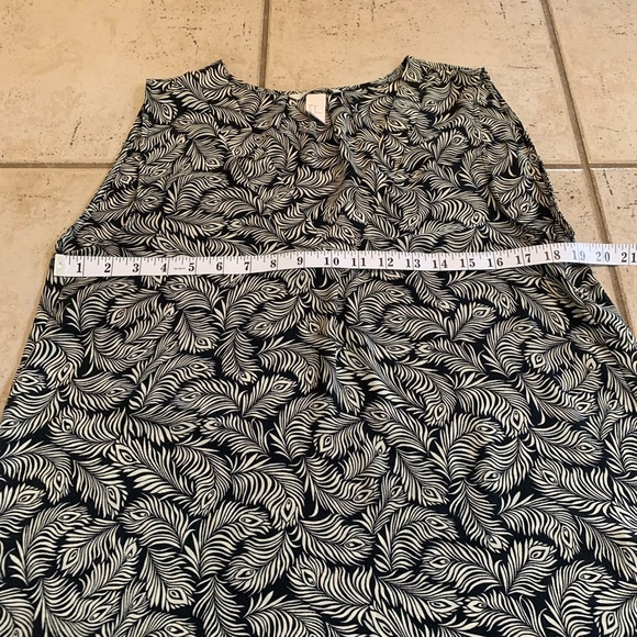 H&M Black & White Feather Print Blouse - Size 10 - Picture 2 of 5